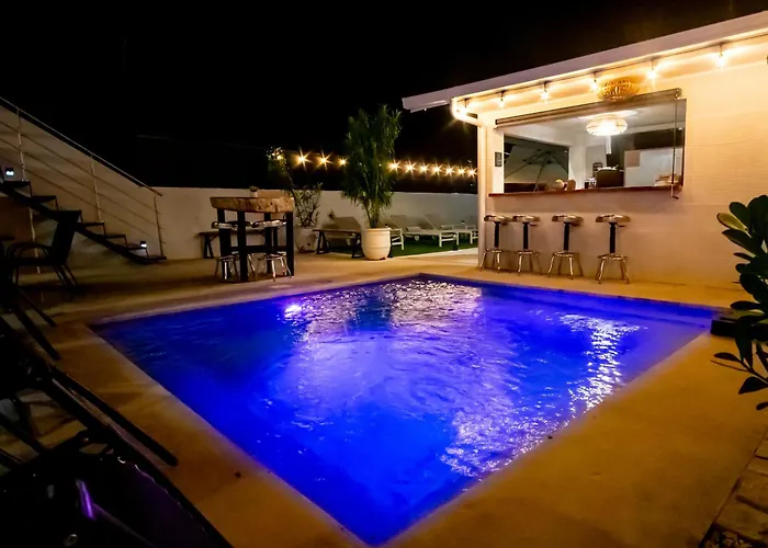 Anika Boutique Hotel *